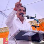 भाजपची अवस्था ‘पिंजरा’ चित्रपटातील मास्तरासारखी, ‘ये बंद करने आए थे तवायफके कोठे, मगर सिक्को की खणक सुनकर खुद ही मुजरा कर बैठे!’