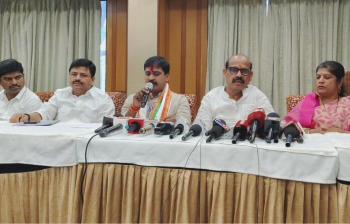 press conference (1)