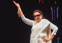 स्वरांवर राज्य करणाऱ्या दिग्गज गायिका आशा भोसले यांचा अनेक पुरस्कारांनी झाला होता गौरव