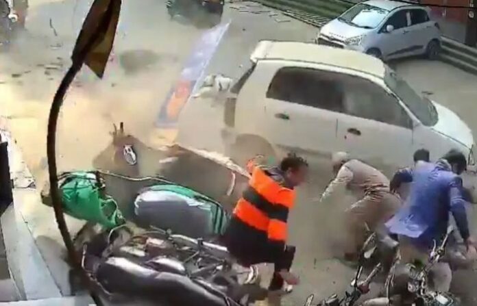 delhi accident
