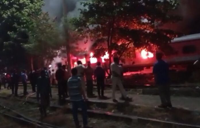 lower parel fire (1)