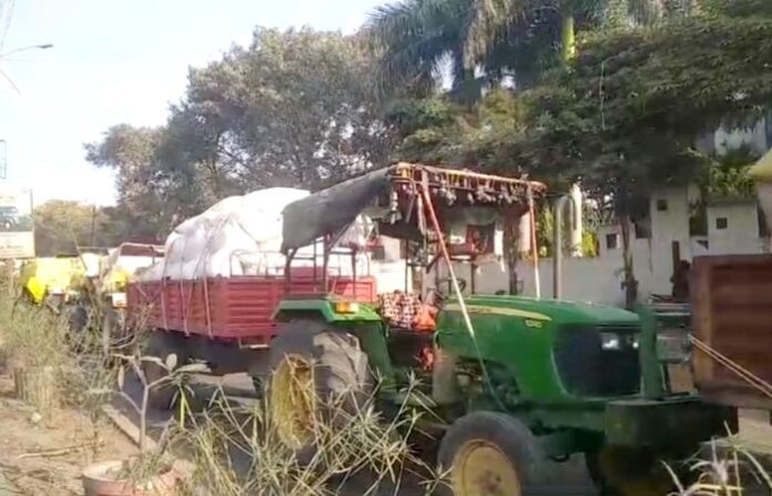 Latur Farmer Protest