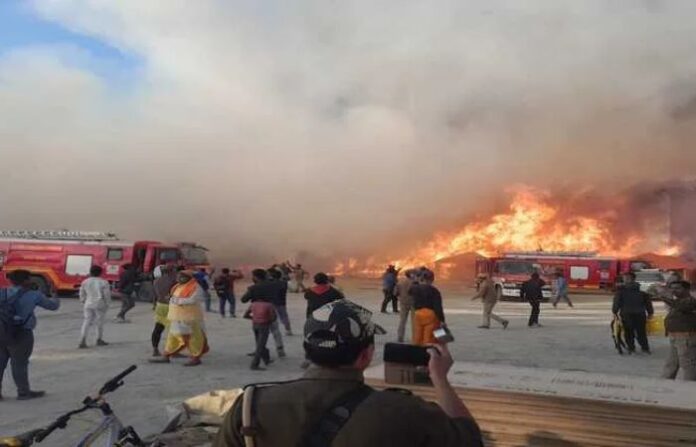 Massive fire at Mahakumbh engulfs Gita Press tent
