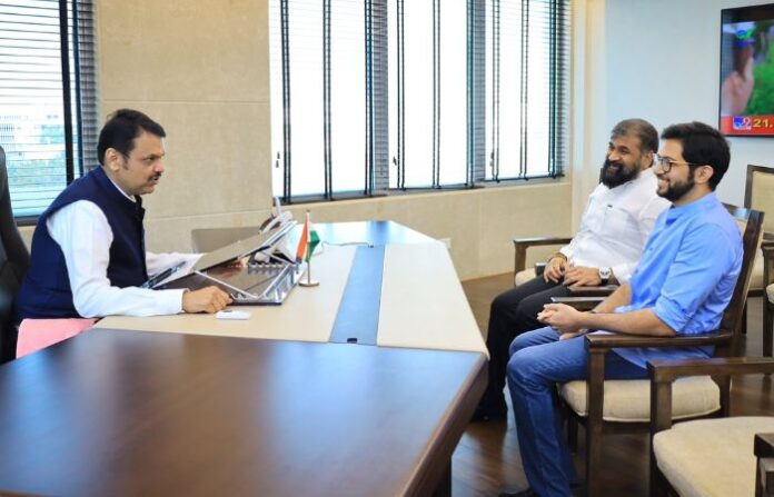 aditya thackarey meet fadanvis