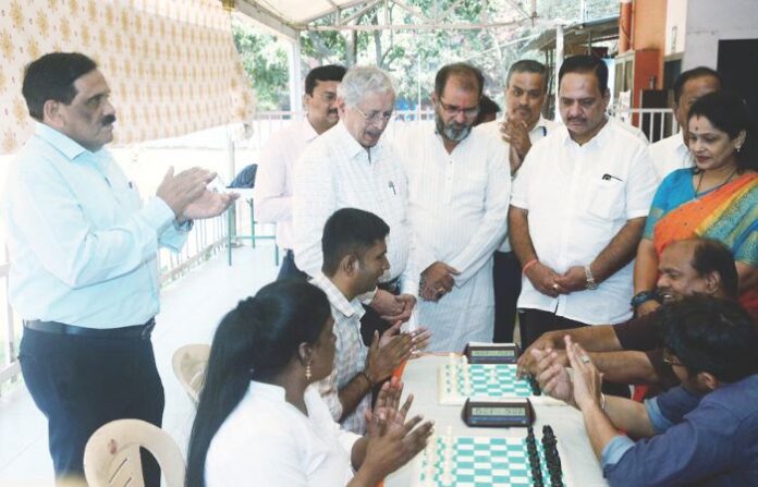 blind people chess tournament