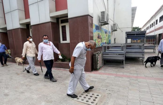 delhi bomb threat