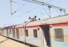 ऐन शिमगोत्सवात कोकण रेल्वे कोलमडली! तेजस एक्सप्रेसला तब्बल 7 तासांचा विलंब; मुंबईकर-ठाणेकरांची प्रवासाच्या सुरुवातीलाच रखडपट्टी