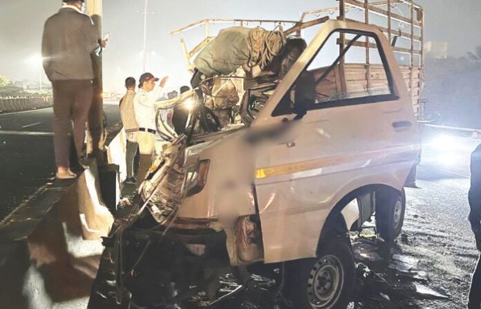 nashik accident