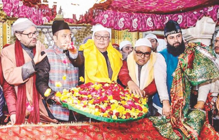 pm modi ajmer chadar