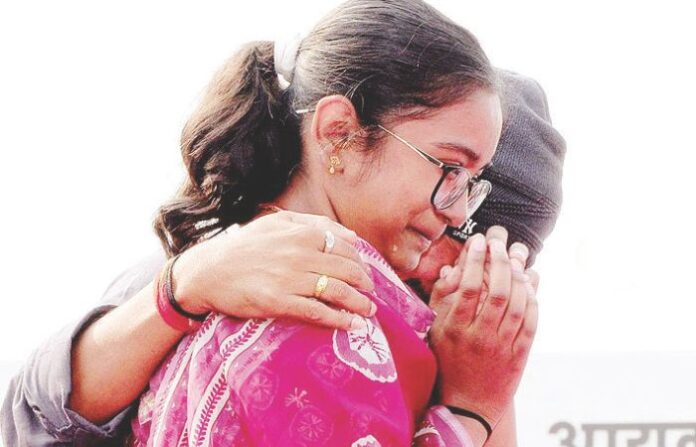 santosh deshmukh daughter