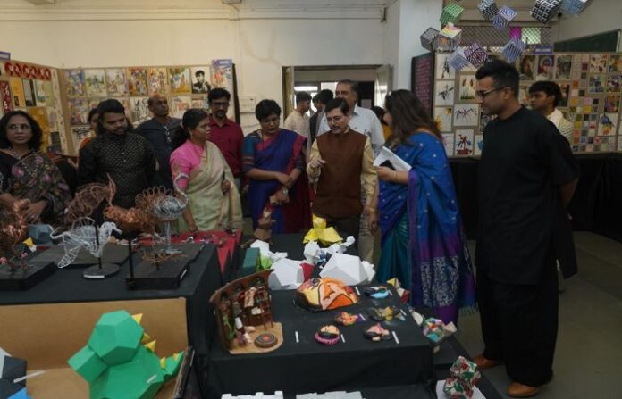 exhibition-of-rachna-sansad-college-of-applied-and-craft-begins exhibition-of-rachna-sansad-college-of-applied-and-craft-begins