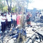 फिल्मसिटी आग प्रकरणातील दुर्घटनाग्रस्तांना तातडीने मदत करा! शिवसेनेची जिल्ह्याधिकाऱ्यांकडे मागणी