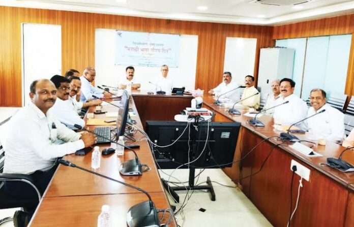 sunil prabhu with collector