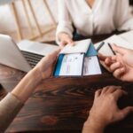 अमृतसरमध्ये बेकायदेशीर ट्रॅव्हल एजंट्सवर कारवाई, 40 जणांचे परवाने रद्द