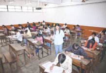 NEET-UG 2026 फेरपरीक्षेत विद्यार्थ्यांसाठी मोठे बदल; 15 मिनिटे वाढवली, रफ वर्कसाठी अधिक पाने