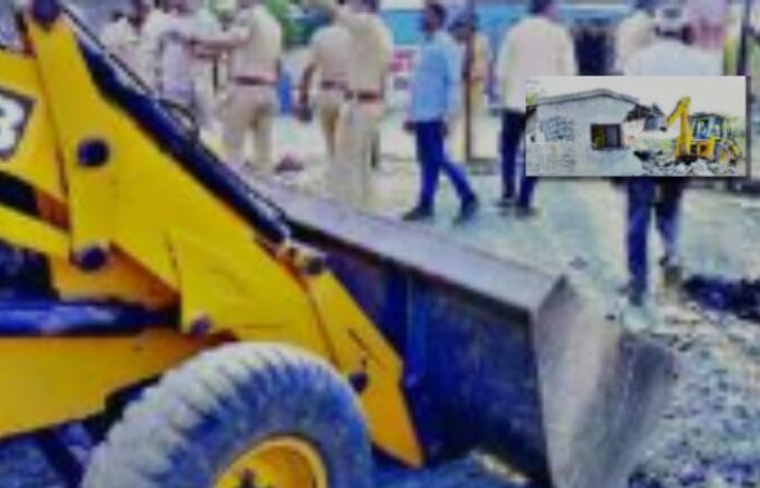 forest-department-bulldozer-on-khokya-bhau-luxurious-glass-house-satish-bhosale forest-department-bulldozer-on-khokya-bhau-luxurious-glass-house-satish-bhosale