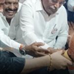 shiv-sainik-teach-lessons-raj-builders-who-talked-about-bulldozing-peoples-houses