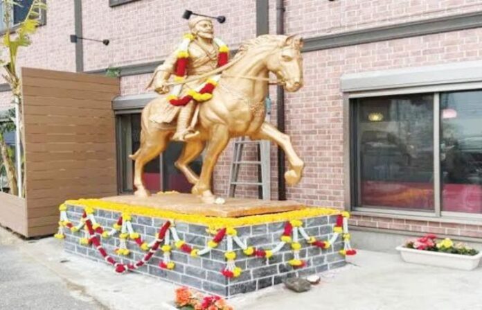 statue (1)