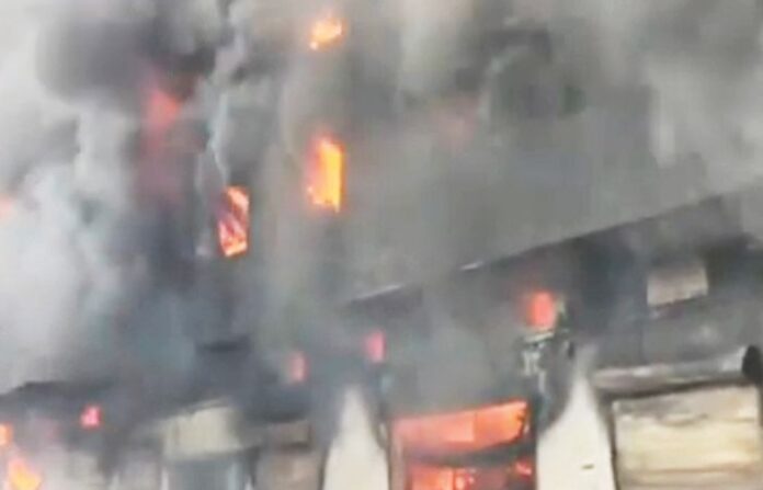 andheri fire