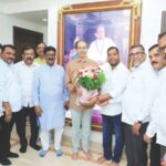 भूमिपुत्र कामगारांवर अन्याय करणाऱ्यांना तोडून मोडून टाकू, सेलेबी नासच्या कर्मचाऱ्यांनी घेतली उद्धव ठाकरे यांची भेट