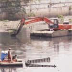 भ्रष्टाचाराची ‘मिठी’… गाळात घोटाळा; पाच कंत्राटदार, तीन पालिका अधिकारी, दोन कंपन्यांच्या प्रतिनिधींवर गुन्हे दाखल, एसआयटीच्या धडाधड धाडी