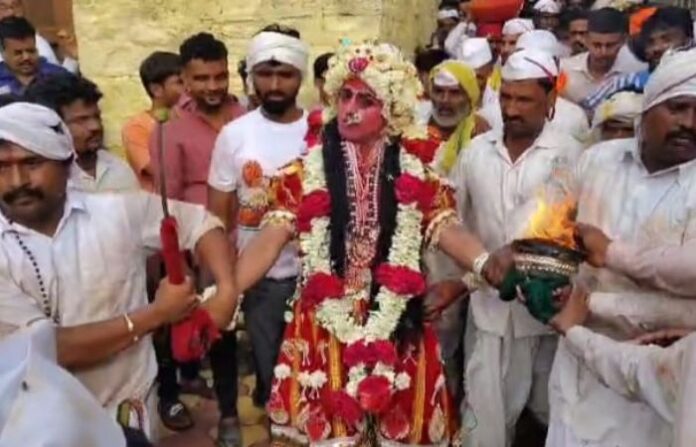Valasang's Chowdeshwari Yatra Devotees Flood to Witness Baalbattal Procession