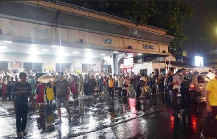 dadar station at rain
