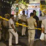 दिल्ली विद्यापीठाजवळ ‘गोमांस’ विक्री; जमावाकडून संशयिताला मारहाण, पोलिसांनी घेतले ताब्यात