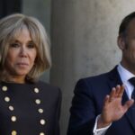 25 वर्षांनी मोठी आहे फ्रान्सच्या राष्ट्राध्यक्षांची पत्नी, विमानातला व्हिडीओ व्हायरल झाल्यानंतर पुन्हा आल्या चर्चेत