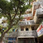 कल्याणमध्ये जुन्या इमारतीचा काही भाग कोसळला, सहा जणांचा मृत्यू