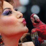 Photo – बापरे! 40 कोटींचा ड्रेस, 1300 कोटींचे दागिने घालून कान्समध्ये पोहोचली उर्वशी