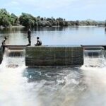 तिळसे बंधाऱ्याचे दरवाजे उघडले; वाडावासीयांना मिळाले धो धो पाणी, सिद्धेश्वर बंधाऱ्याने तळ गाठल्याने शहरात निर्माण झाली होती टंचाई