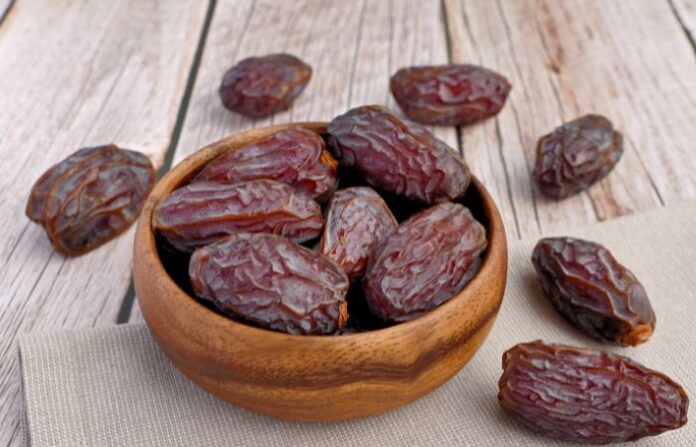 Dates (3)