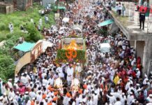 Departure of Nivruttinath Maharaj Dindi to Pandharpur Echoes Through Trimbakeshwar with Tal-Mrudang Rhythms