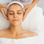 Skin Care – त्वचा नैसर्गिकपणे उजळण्यासाठी हे फेशियल करायला हवे