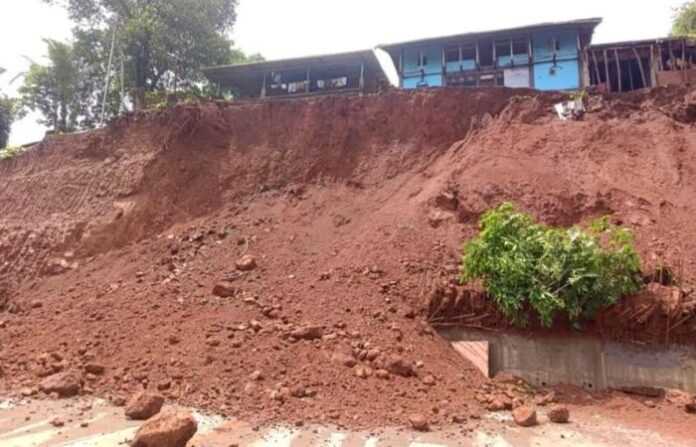 Landslide (1)