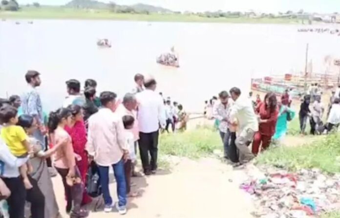 godavari river drownings