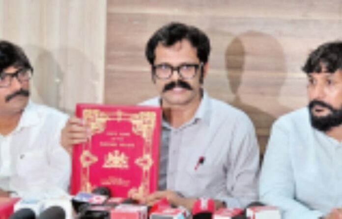 rare-seven-volumes-maharaj-bhau-savailable-chhatrapati-shahu-photo-history