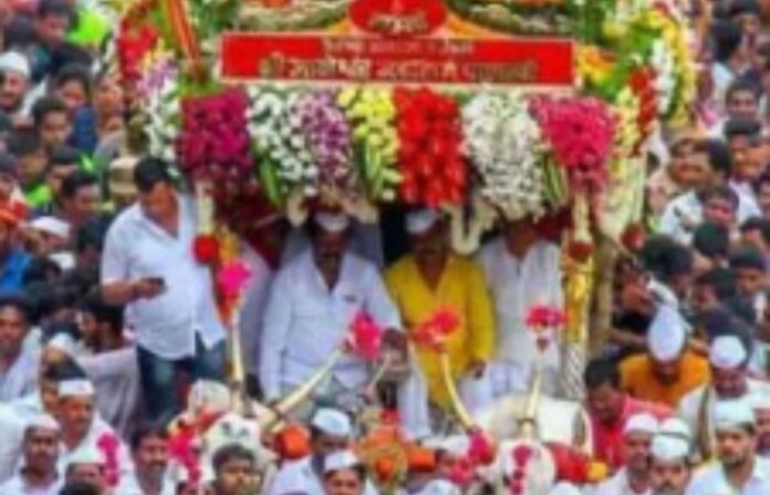 sopan-kaka-palkhi-welcomed-with-devotion-in-nira sopan-kaka-palkhi-welcomed-with-devotion-in-nira
