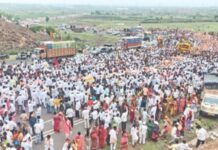 tukoba-palkhi-reaches-baramati-crosses-roti-ghat-with-harinam
