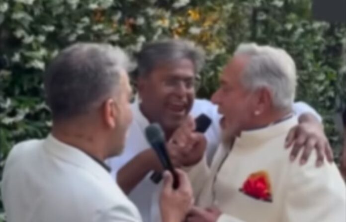 Vijay Mallya & Lalit Modi Party Together in London; Video Goes Viral Vijay Mallya & Lalit Modi Party Together in London; Video Goes Viral
