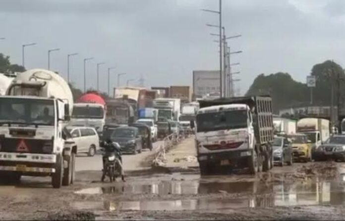 mumbai ahmedabad road