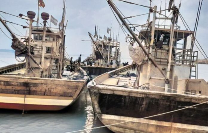 raigad fishing boat