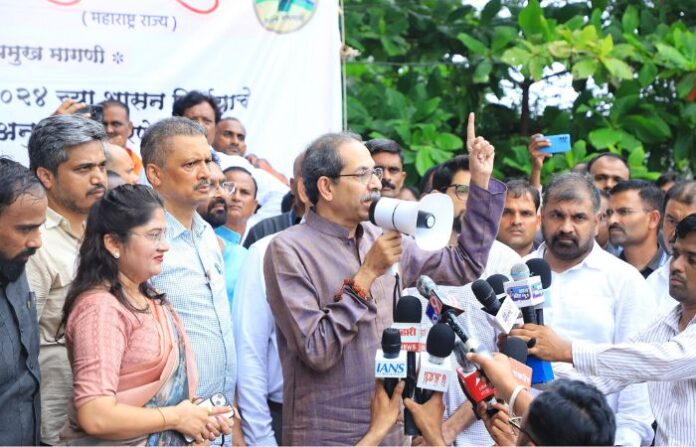 uddhav thackeray azad maidan