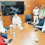 मोनोरेलच्या कार्यालयावर शिवसेनेची धडक, प्रवाशांच्या सुरक्षेत गंभीर त्रुटी