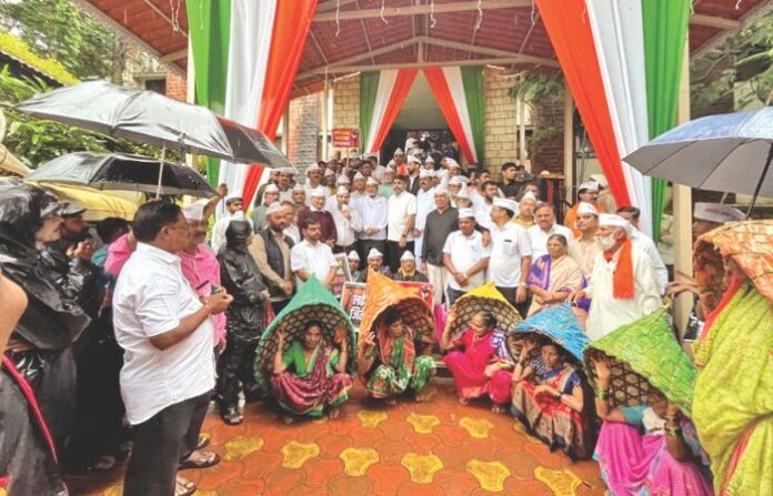 farmers-protest-against-shaktipith-highway-in-ajara-led-by-raju-shetty-and-satej-patil