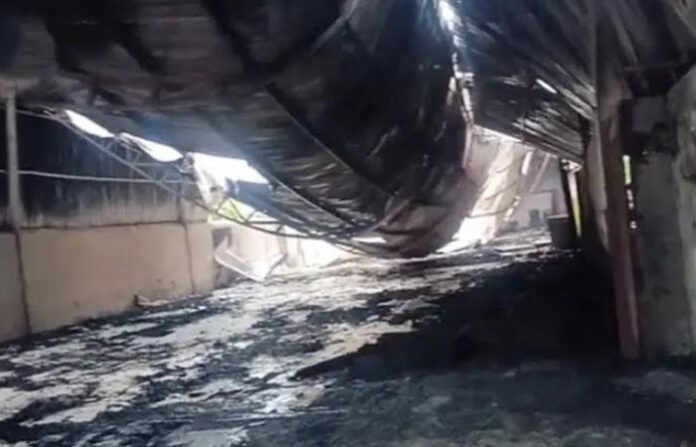 fire-at-furniture-shop-in-newasa-claims-five-lives