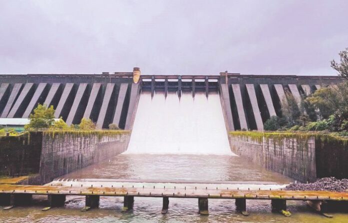 satara-heavy-rains-koyna-dam-water-release-increased-rivers-rise-alert-for-villages