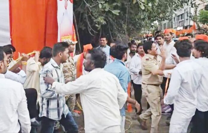 lathi caharge