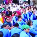 आमच्यावर उपासमारीची वेळ! पगार द्या! पगार द्या!! नवले हॉस्पिटलमधील आरोग्य कर्मचाऱ्यांचा ठिय्या